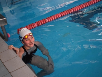 ZAWODY PŁYWACKIE - WYNIKI + ZDJĘCIA - zdjęcie89