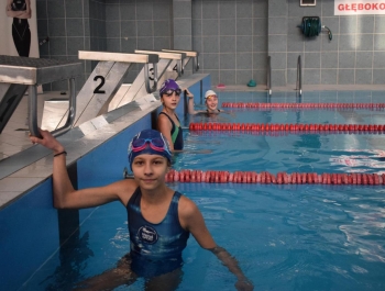 ZAWODY PŁYWACKIE - WYNIKI + ZDJĘCIA - zdjęcie91