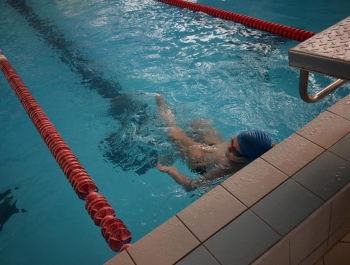 ZAWODY PŁYWACKIE - WYNIKI + ZDJĘCIA - zdjęcie98