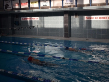 ZAWODY PŁYWACKIE - WYNIKI + ZDJĘCIA - zdjęcie102
