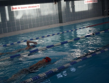 ZAWODY PŁYWACKIE - WYNIKI + ZDJĘCIA - zdjęcie105