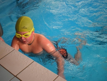 ZAWODY PŁYWACKIE - WYNIKI + ZDJĘCIA - zdjęcie111