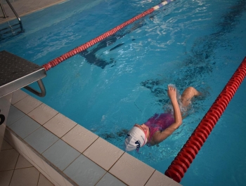 ZAWODY PŁYWACKIE - WYNIKI + ZDJĘCIA - zdjęcie136