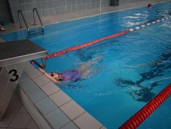 ZAWODY PŁYWACKIE - WYNIKI + ZDJĘCIA - zdjęcie163